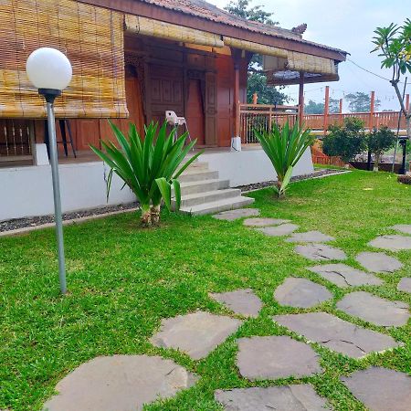 Joglo Kumpul Resort Cangkiran ภายนอก รูปภาพ