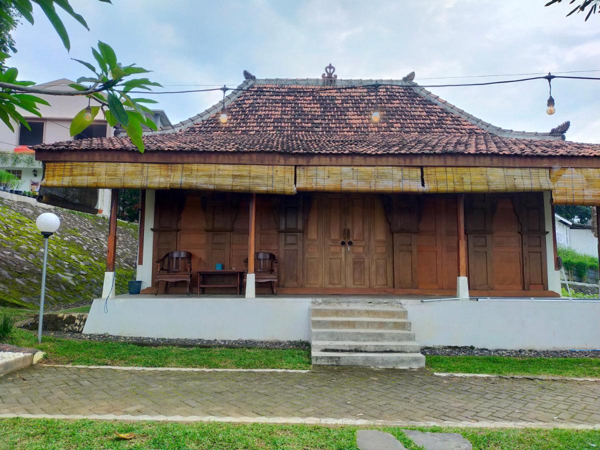 Joglo Kumpul Resort Cangkiran ภายนอก รูปภาพ