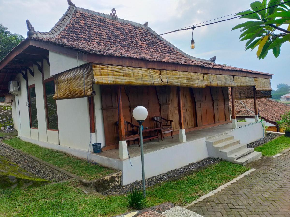 Joglo Kumpul Resort Cangkiran ภายนอก รูปภาพ