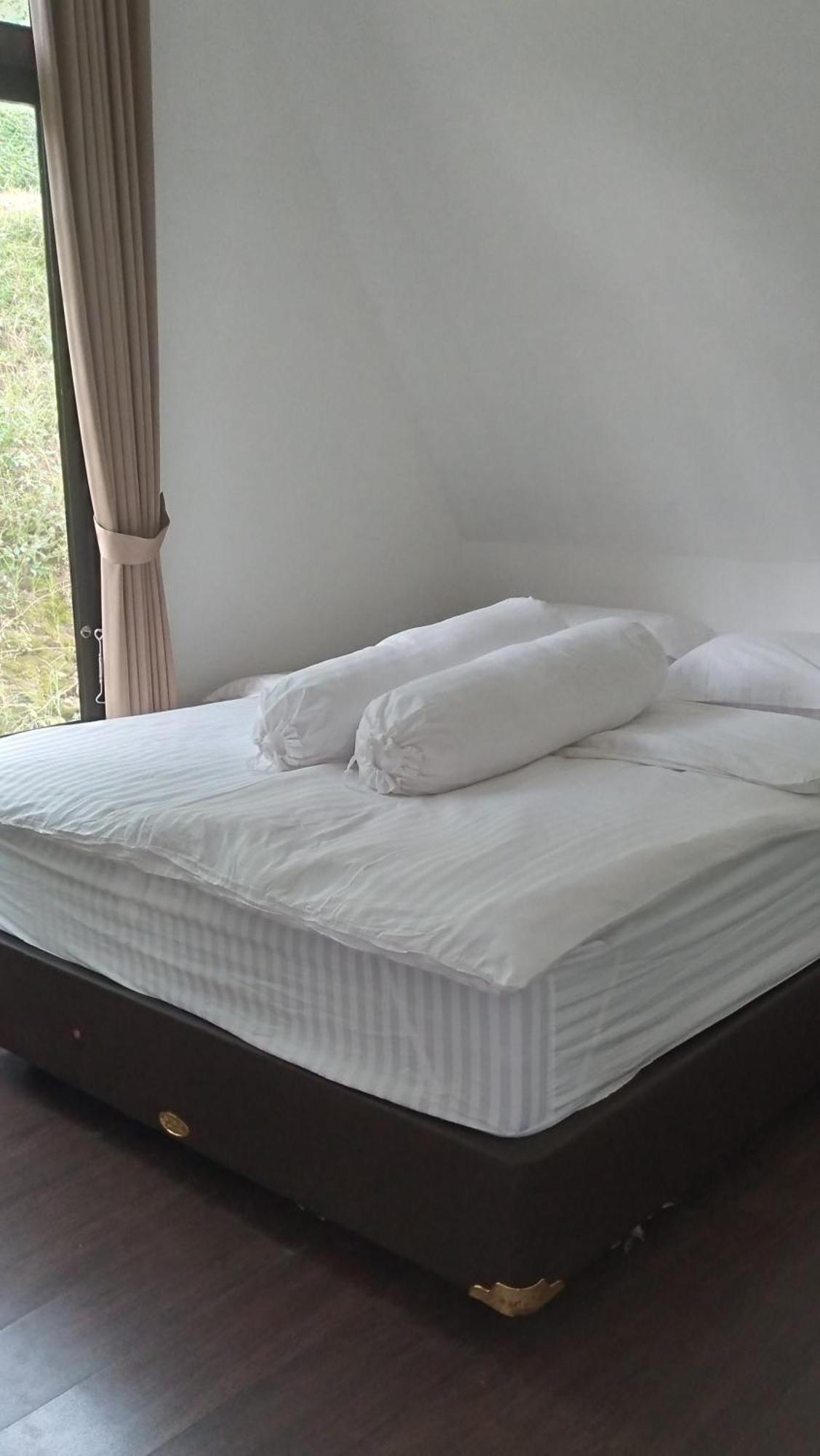 Joglo Kumpul Resort Cangkiran ห้อง รูปภาพ